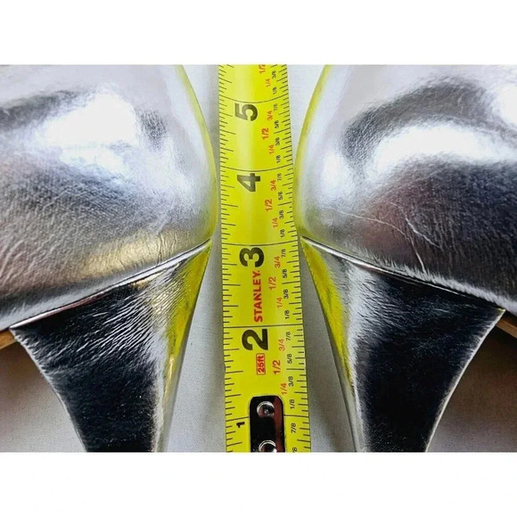 Bhava Size 39 (US 8.5-9) Women's Silver Slip On Pointed Toe Pumps Made In Spain - Picture 2 of 15